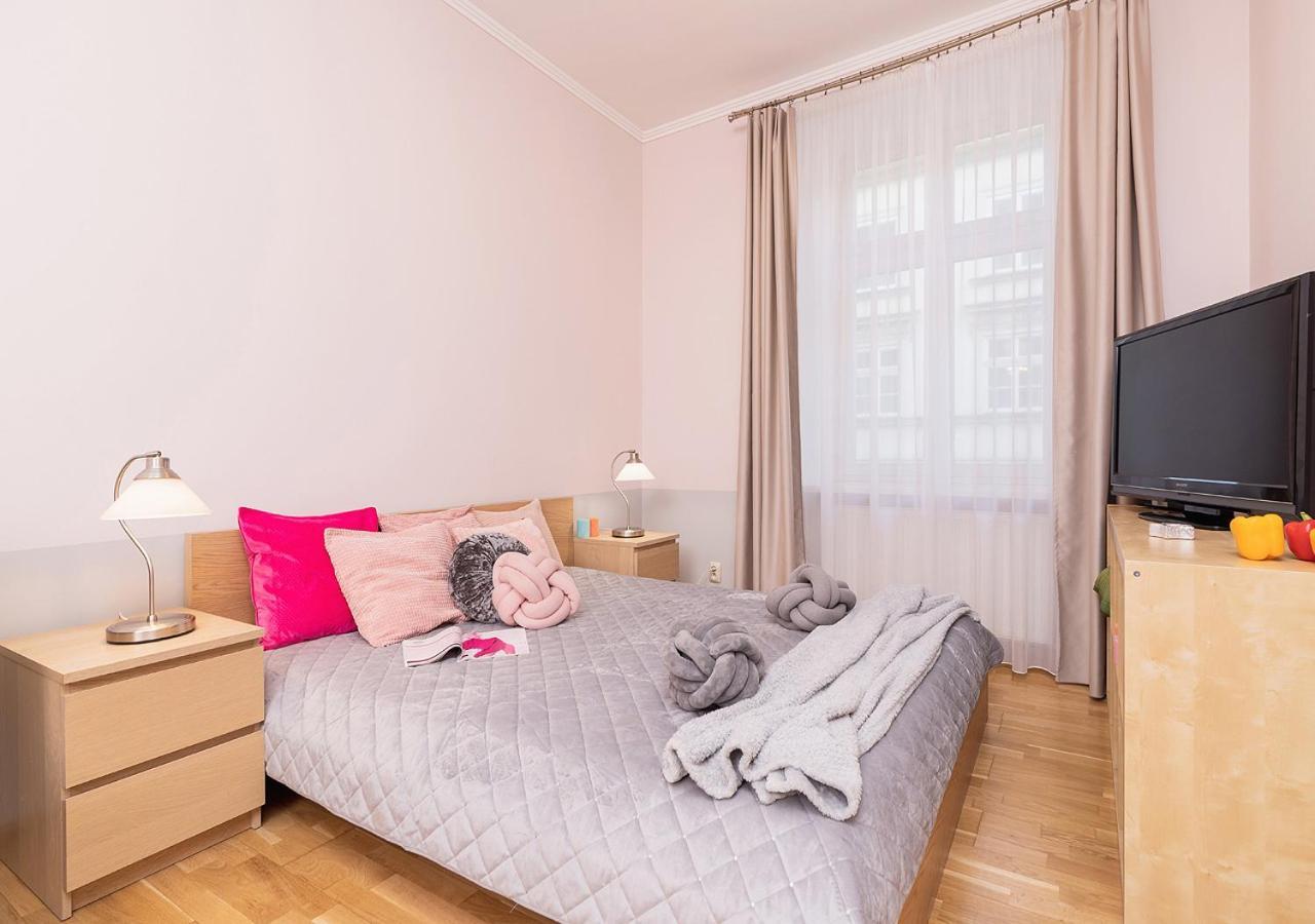 Around Market Square Apartments Krakau Zimmer foto